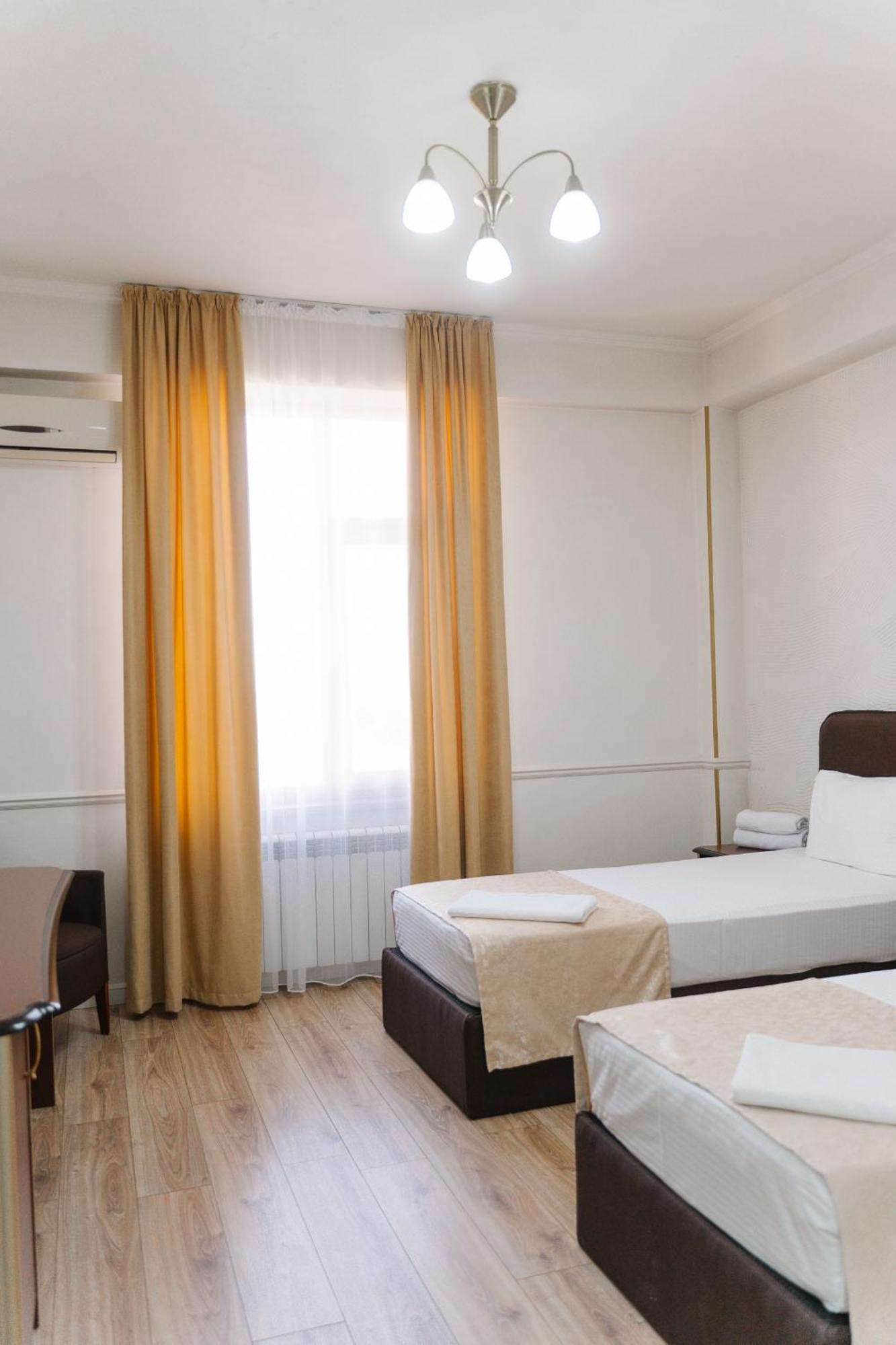 Hotel Bellagio Simkent Buitenkant foto